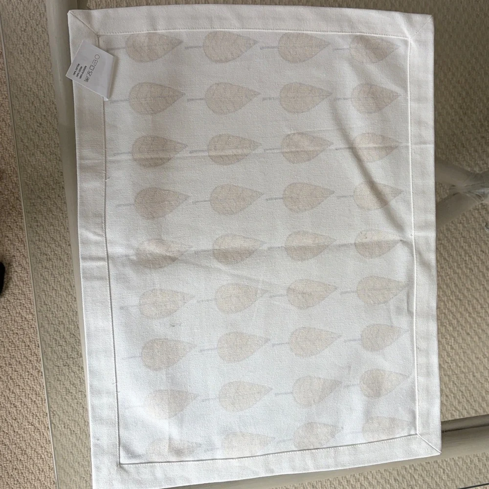 Crate&Barrel Set of 6 Yellow Leaf Placemats